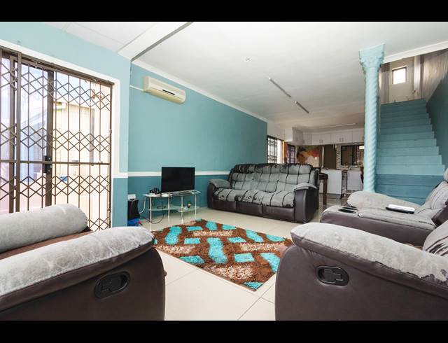3 BEDROOM HOUSE FOR SALE IN MONTFORD